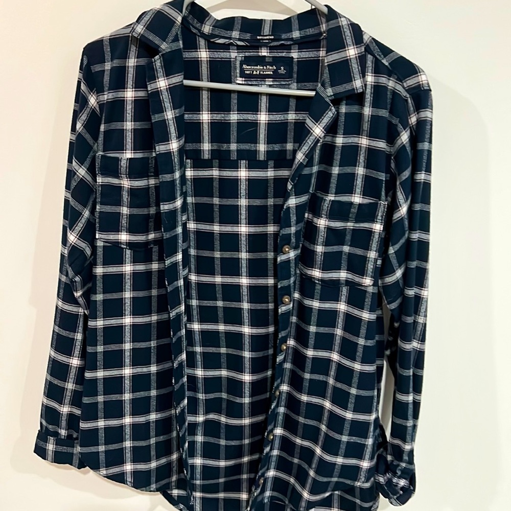 Cute and comfy soft flannel from Abercrombie and Fitch. Size small, like new